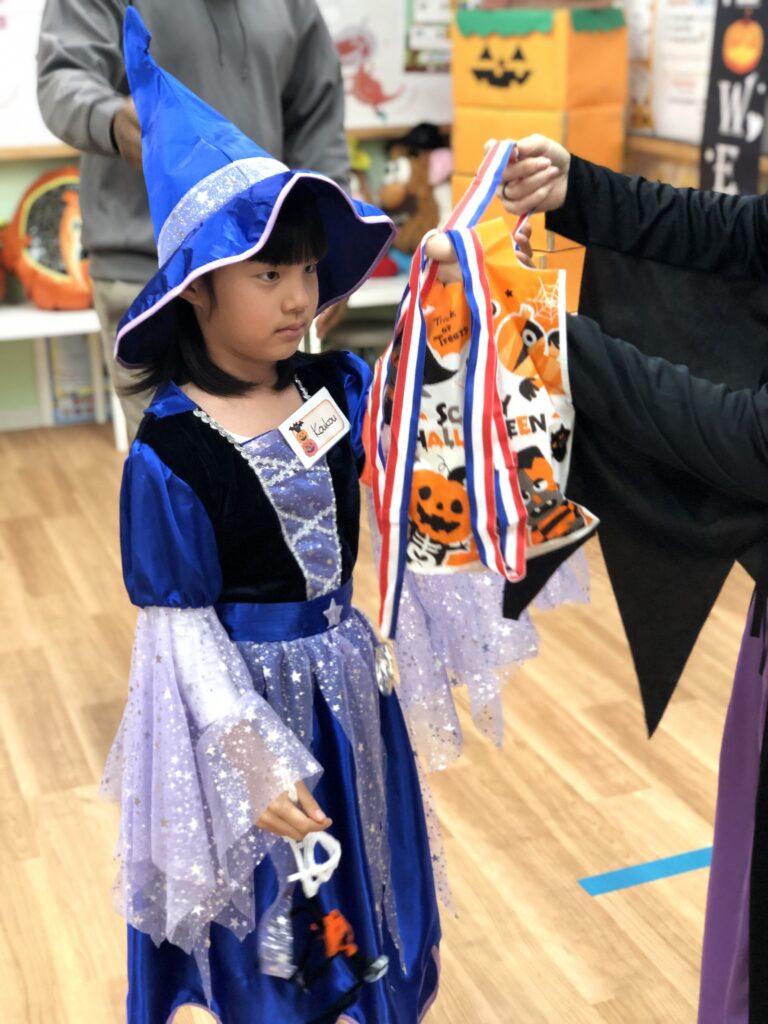 251026開催、FLOW ENGLISH、ハロウィンパーティ-3